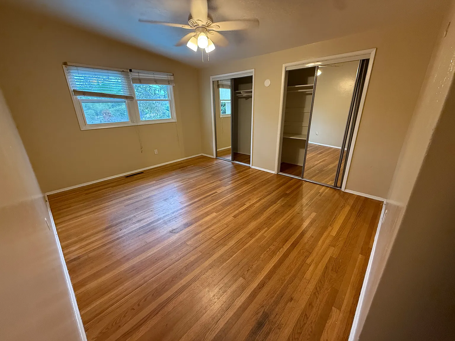 6 bed, $11,595 — Photo 3