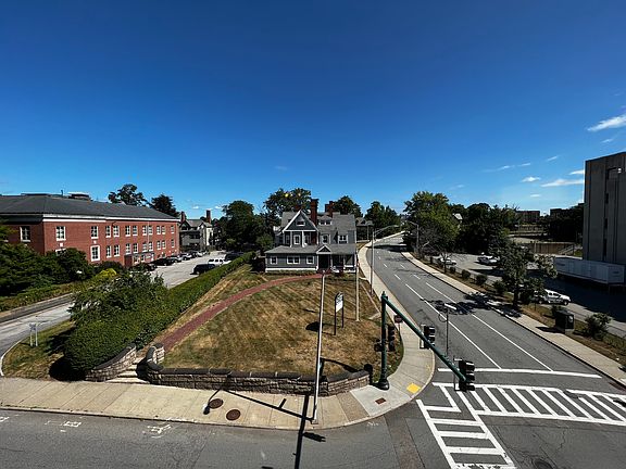 5th image of 46 Elm St APT 5