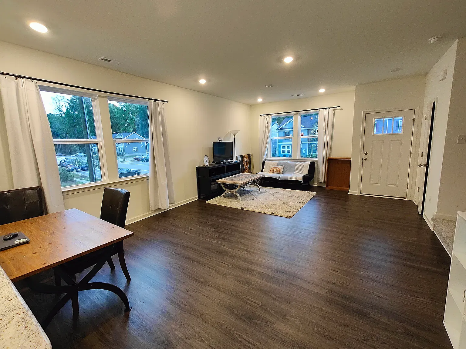 3 bed, 1330 sqft, $800 — Photo 4