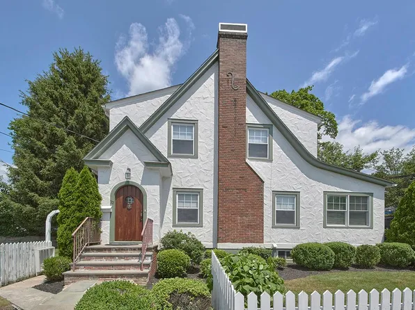 32 Brookdale Avenue, White Plains, NY 10603