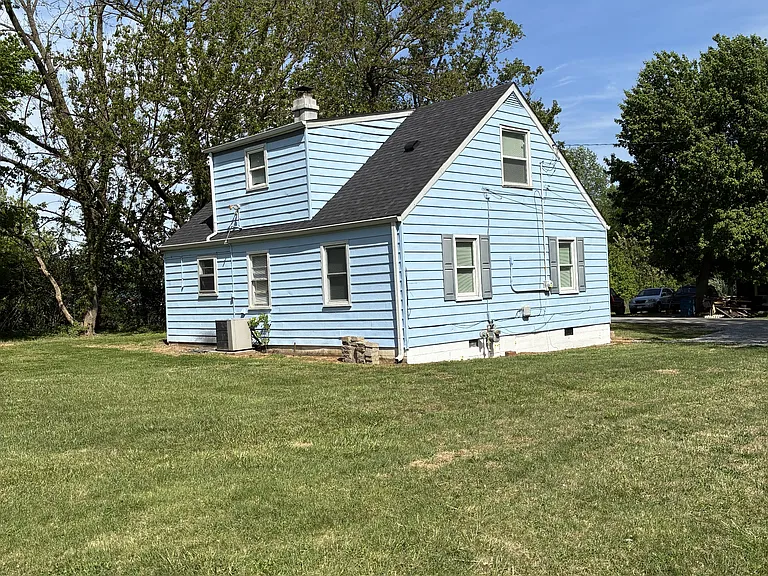 1022 Virginia Ave — Photo 3