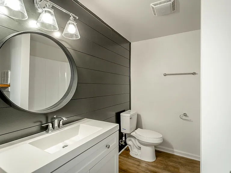 Kate's View Apartments | Updated North Chattanooga Apartments with Scenic Views — Photo 28