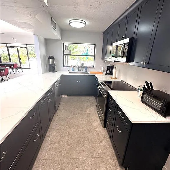 1517 SW 51st Ln #201 — Photo 28