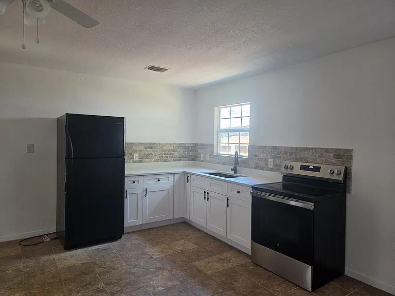 210 N San Jacinto St #2 — Photo 4