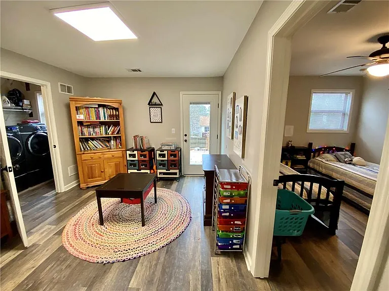1095 Mountain Springs Dr NW — Photo 13