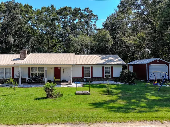 105 Pineneedle Dr, Ashford, AL 36312
