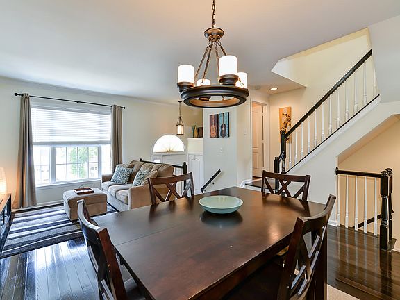 5th image of 8109 Old Pohick Ct.