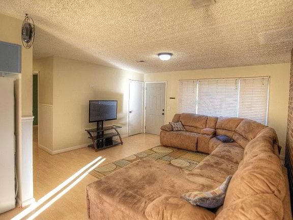 3rd image of 2955 Rio Montana Dr