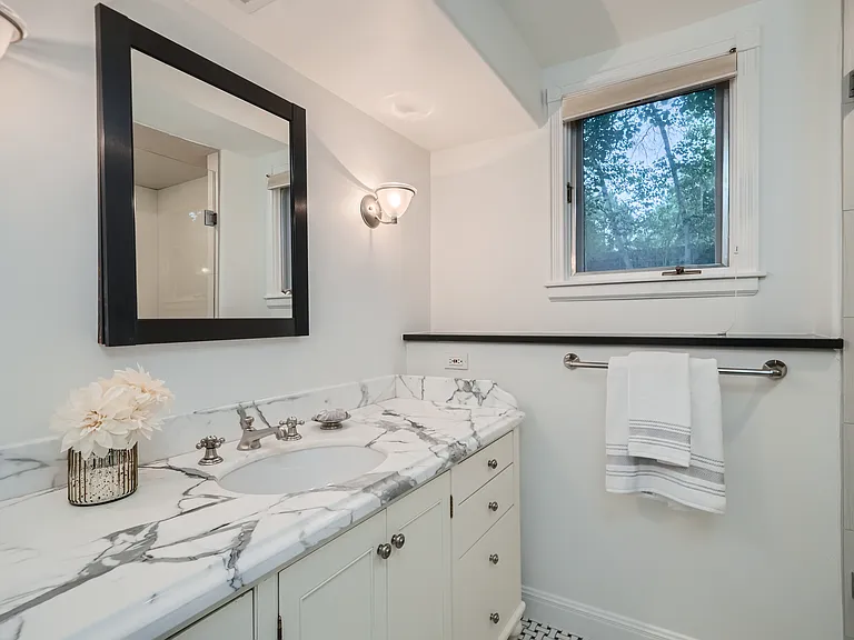 3782 Wonderland Hill Ave — Photo 28