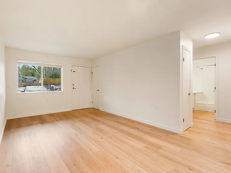 Crestwood Place — Photo 6