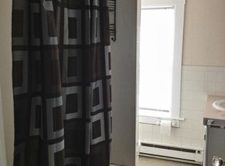 8 6th St #B, Dover, NH 03820