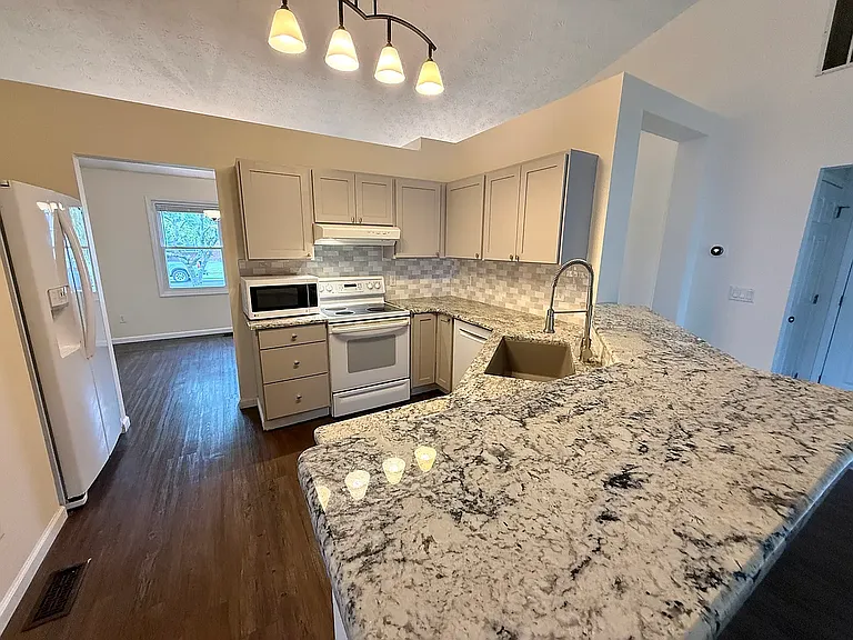 10029 Village Tree Ct — Photo 6