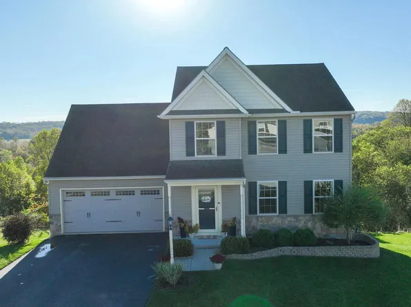 385 Riviera St, Mount Wolf, PA 17347