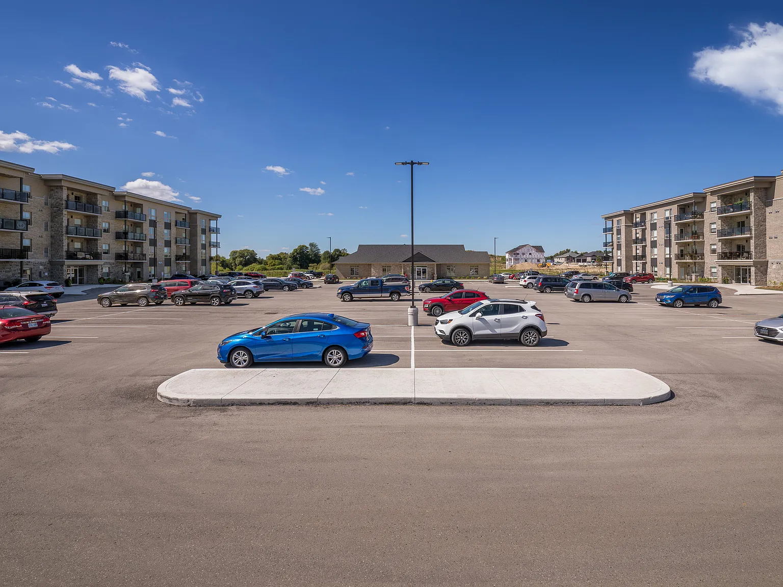Twamley Manor Apartments — Photo 3