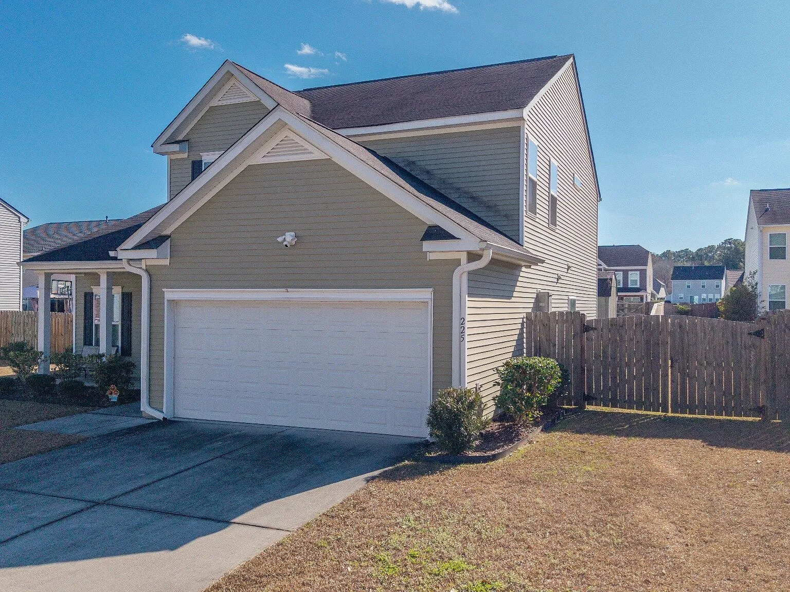 3 bed, 3.0 bath, 2000 sqft, $5,500 — Photo 3