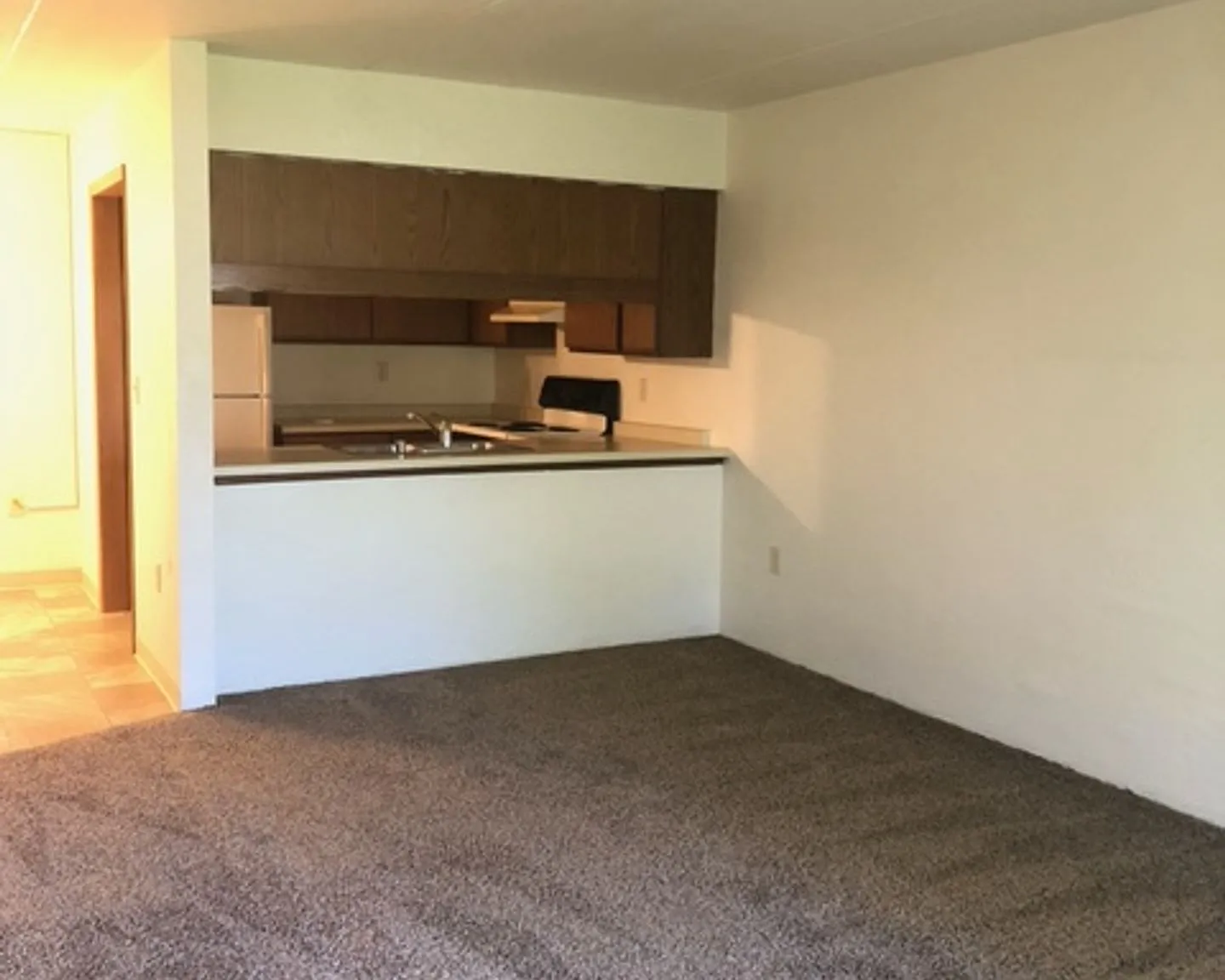 Village Park Apartments-Appleton — Photo 4
