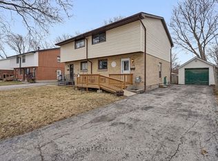 55 Mohegan Cres, London, ON N5V2X7