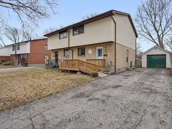 55 Mohegan Cres, London, ON N5V 2X7