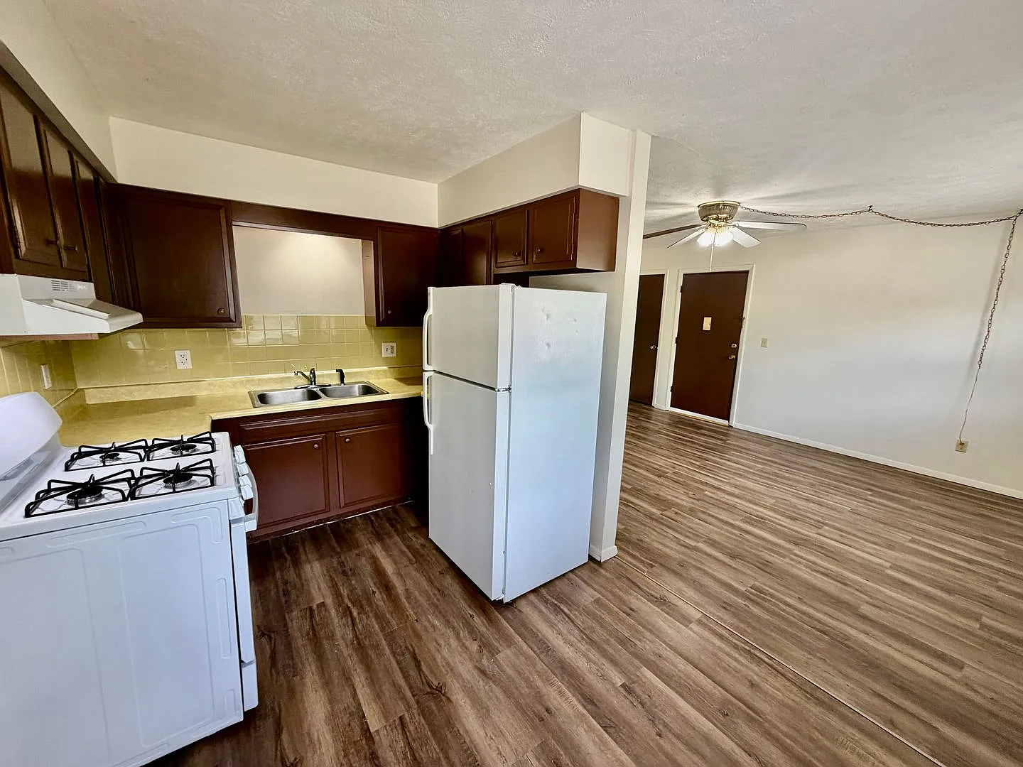 102 College Park — Photo 4