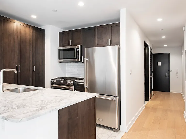 21 S End Ave #1222 — Photo 3