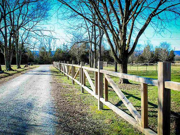 3rd image of 2621 Old Highway 431
