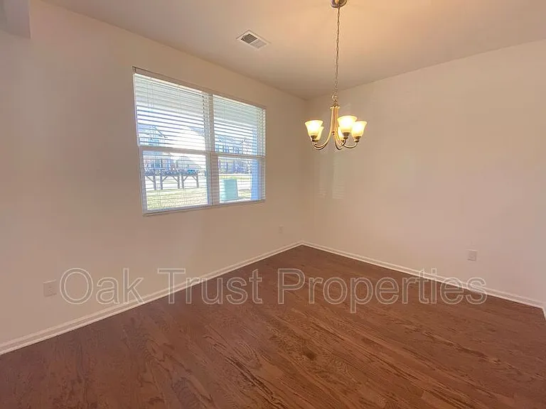 9139 Parlor Dr — Photo 3