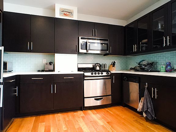 4th image of 10 Montgomery St APT 3