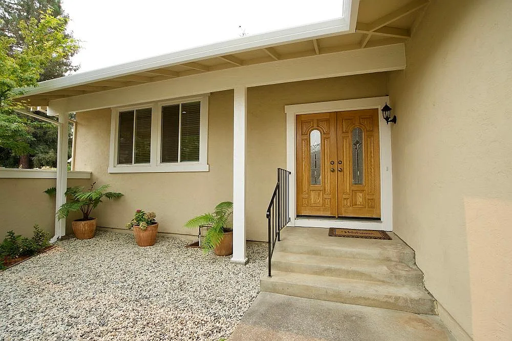 4 bed, 2128 sqft, $5,475 — Photo 4