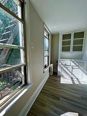 4th image of 220 11th St #2