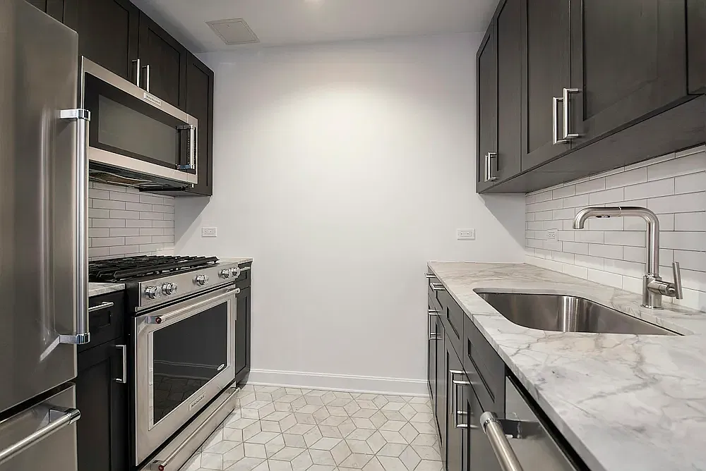 21 West End Avenue — Photo 3