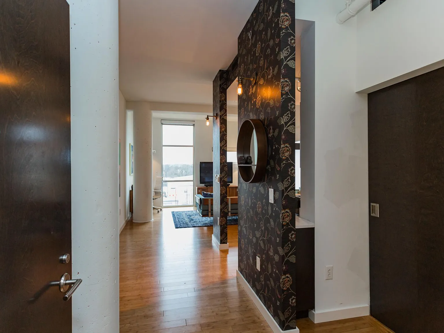 1 bed, 786 sqft, $2,300 — Photo 2