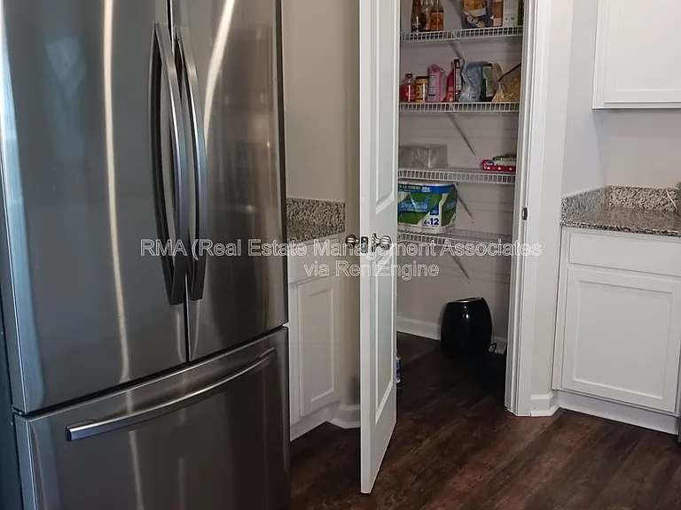 141 Catalpa Rd — Photo 6