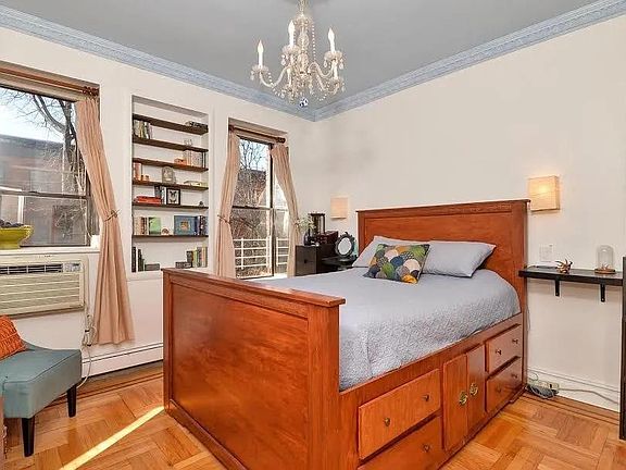 3rd image of 126 Mercer St APT 3