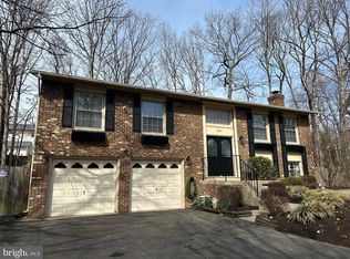 8914 Spur Rd, Springfield, VA 22153