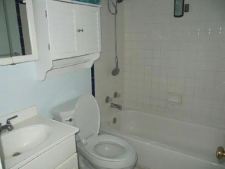 Full bath - main level