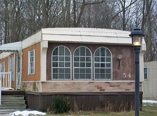 54 Carmell St, Belleville, MI 48111
