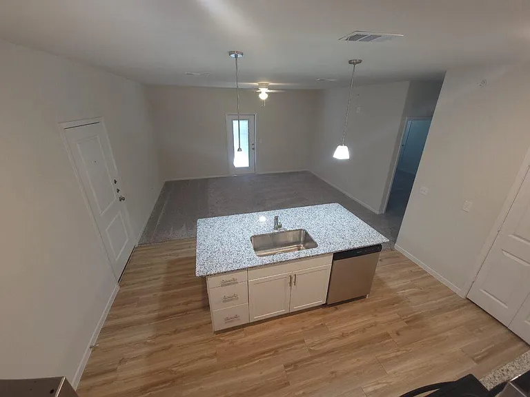 The Grove Apartments — Photo 5