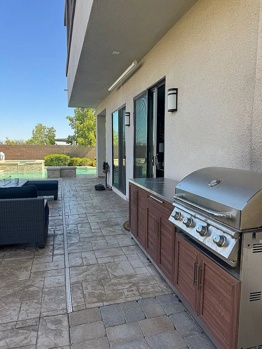 4 bed, 3.5 bath, 3401 sqft, $5,995 — Photo 3