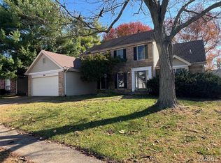 3830 Secretariat Dr, Florissant, MO