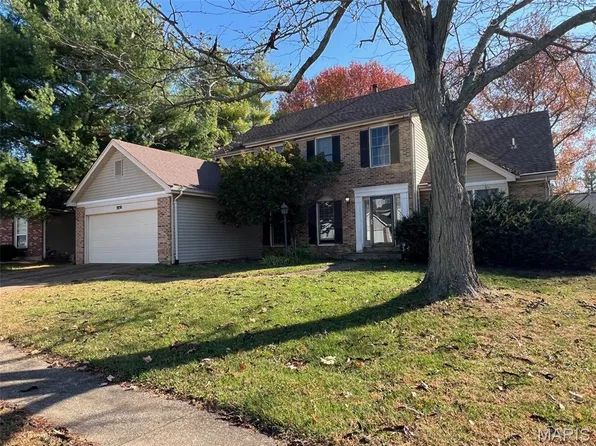 3830 Secretariat Dr, Florissant, MO 63034