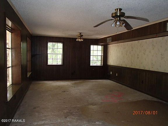4th image of 214 N Wilderness Trl