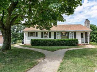 1195 Rockdale Rd, Dubuque, IA 52003