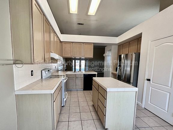 4th image of 3698 Judy Ave