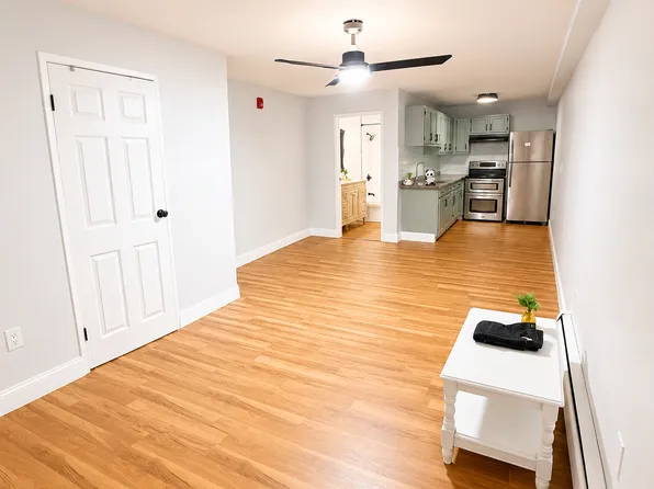 444 Woodward Rd, North Providence, RI