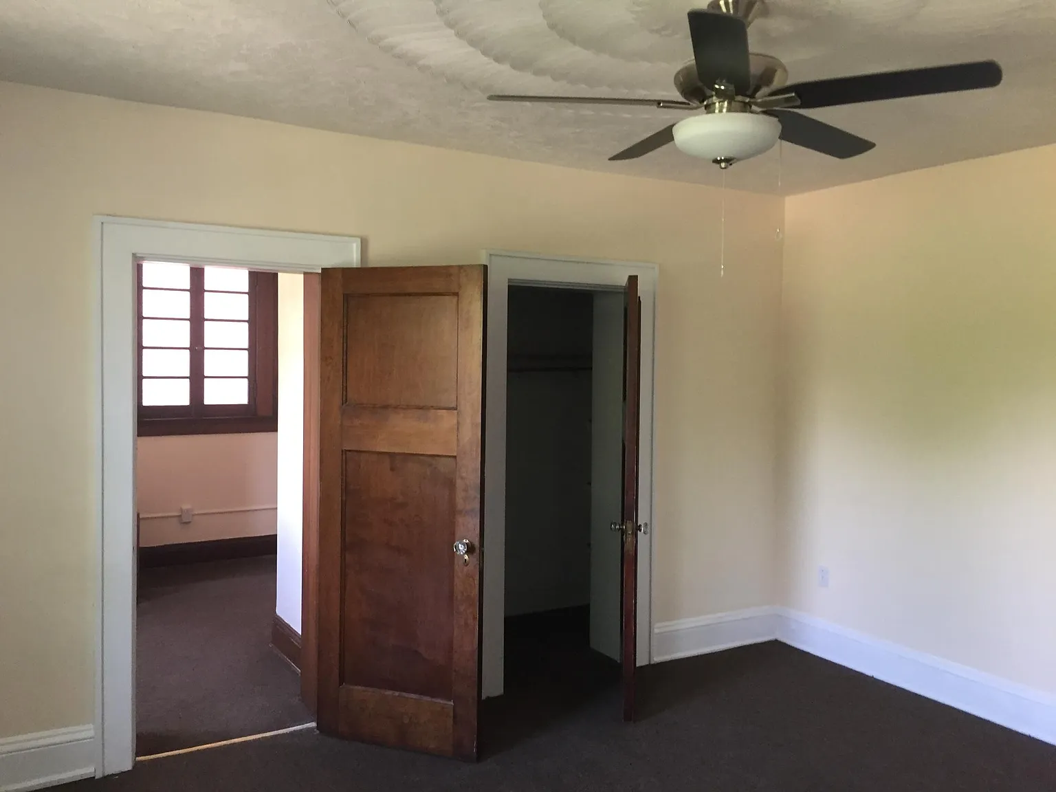 1 bed, 920 sqft, $975 — Photo 2