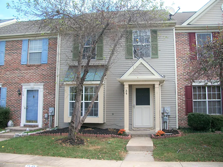 34 Chartwell Ct — Photo 1