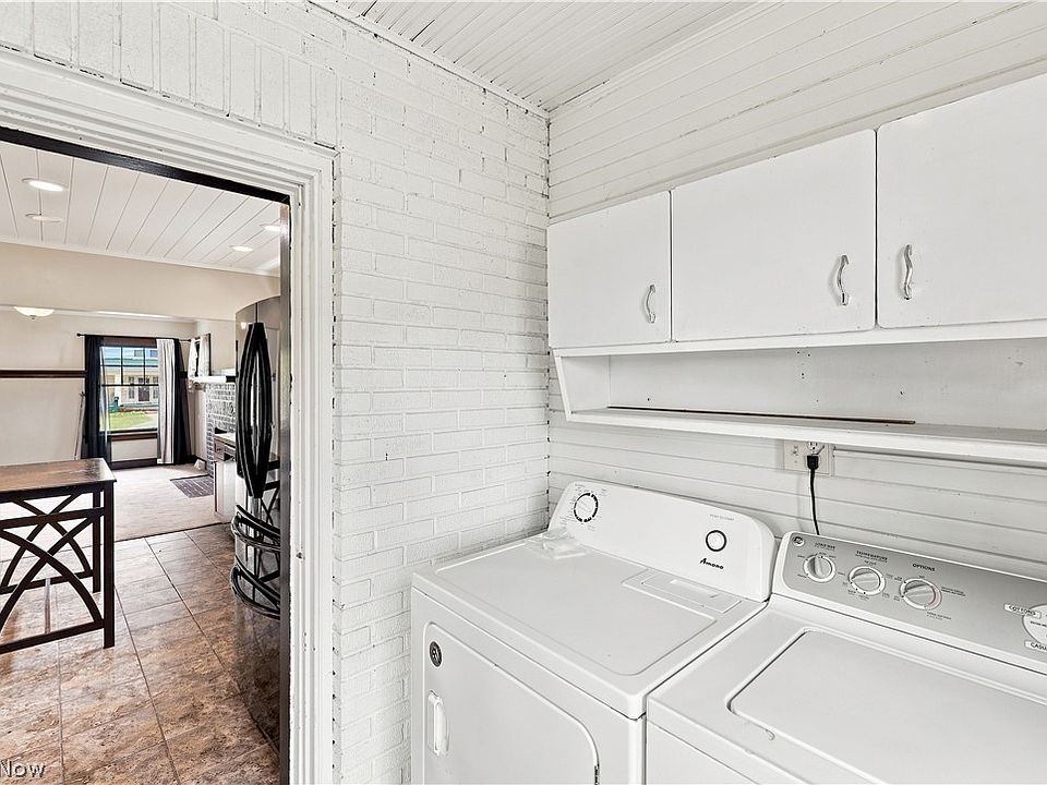 16th image of 412 Oakwood Dr