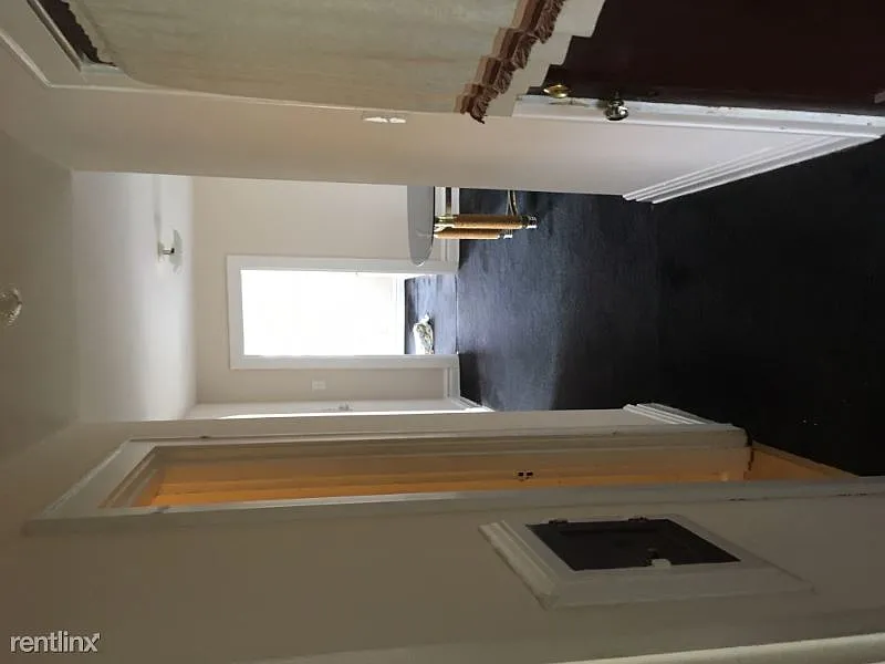 760 Thrush Ave photo 1