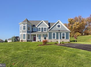 113 Greenhedge Dr, Lancaster, PA 17603
