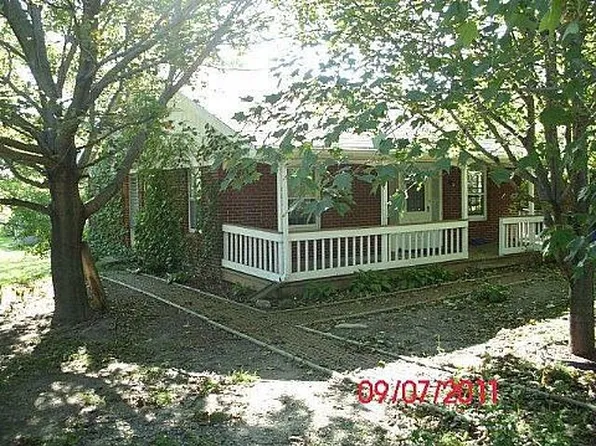 607 Emmertsen Rd S, Racine, WI 53406